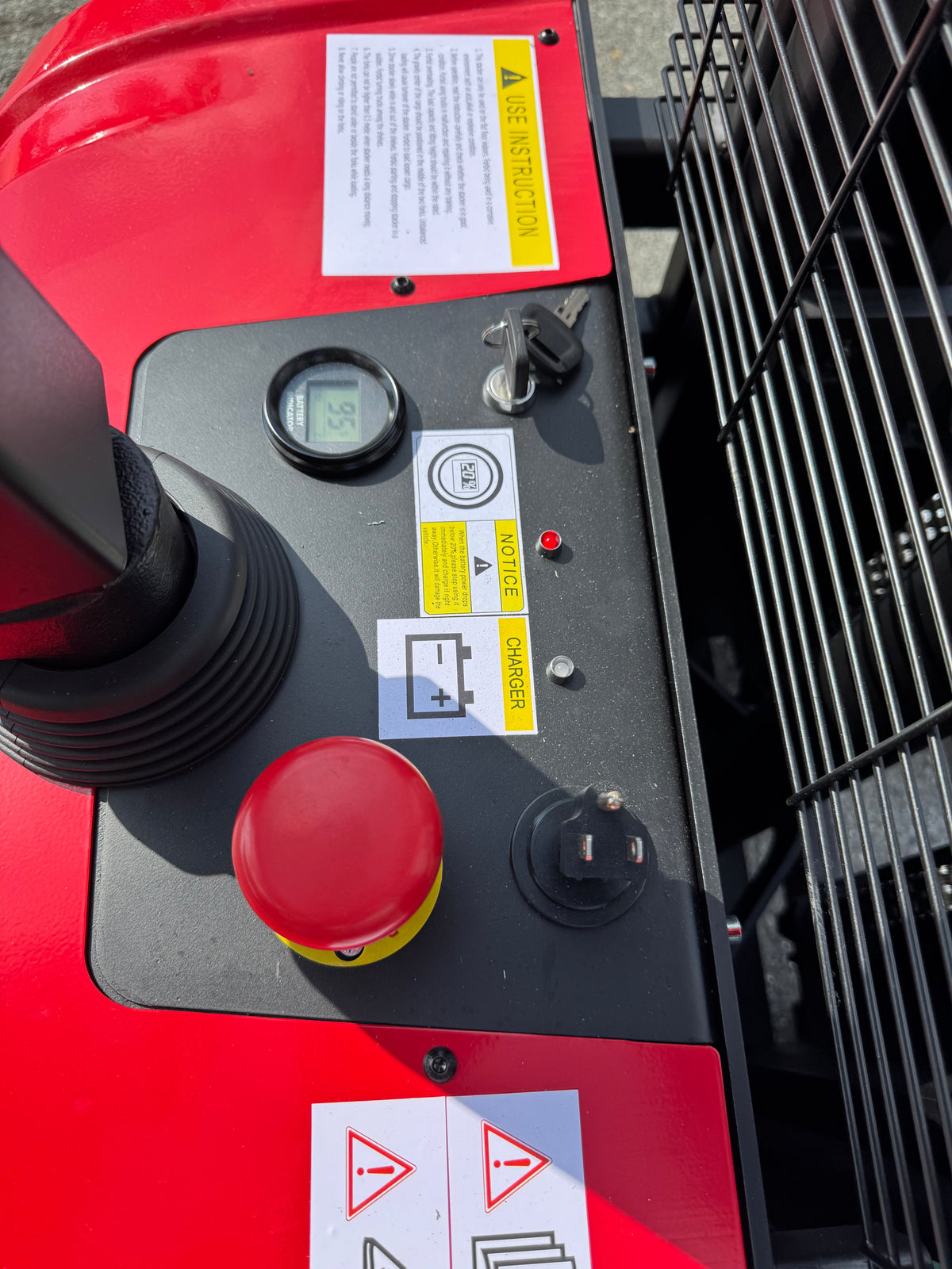 Raelon 3300 lbs Chariot élévateur électrique CTD15R - product image 12
