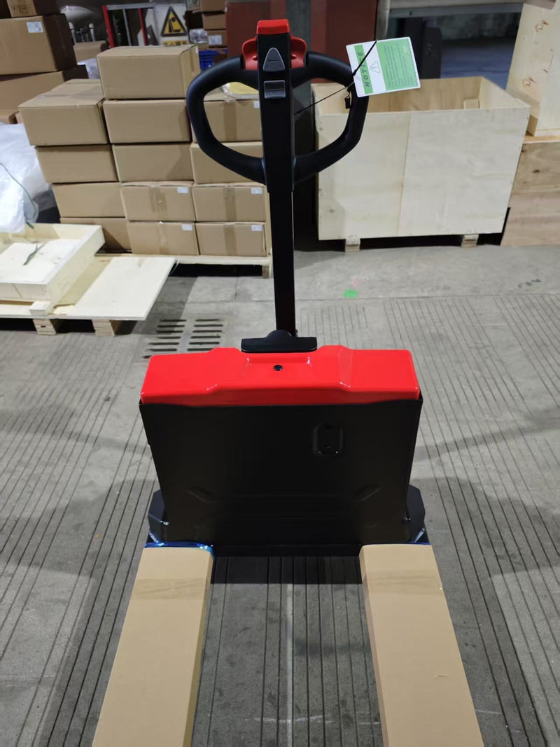 Straight-on view from the fork end of the CBD20W-II, showing the battery housing, tiller handle and both forks side by side