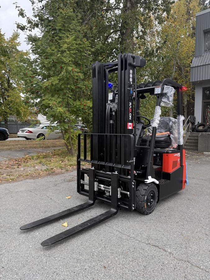 Raelon CPD15 electric forklift real photo front angle view