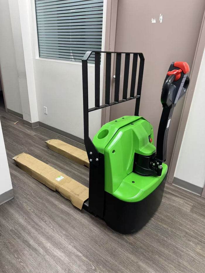 Placeholder customer review photo from Wai Kin Leung for Raelon electric pallet jack