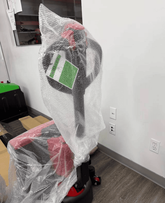 Customer review photo from Yan Z for Raelon electric pallet jack