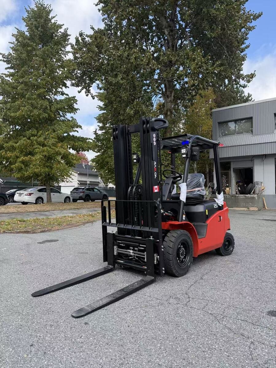 Raelon EFL25 5500lbs electric forklift real photo front angle view