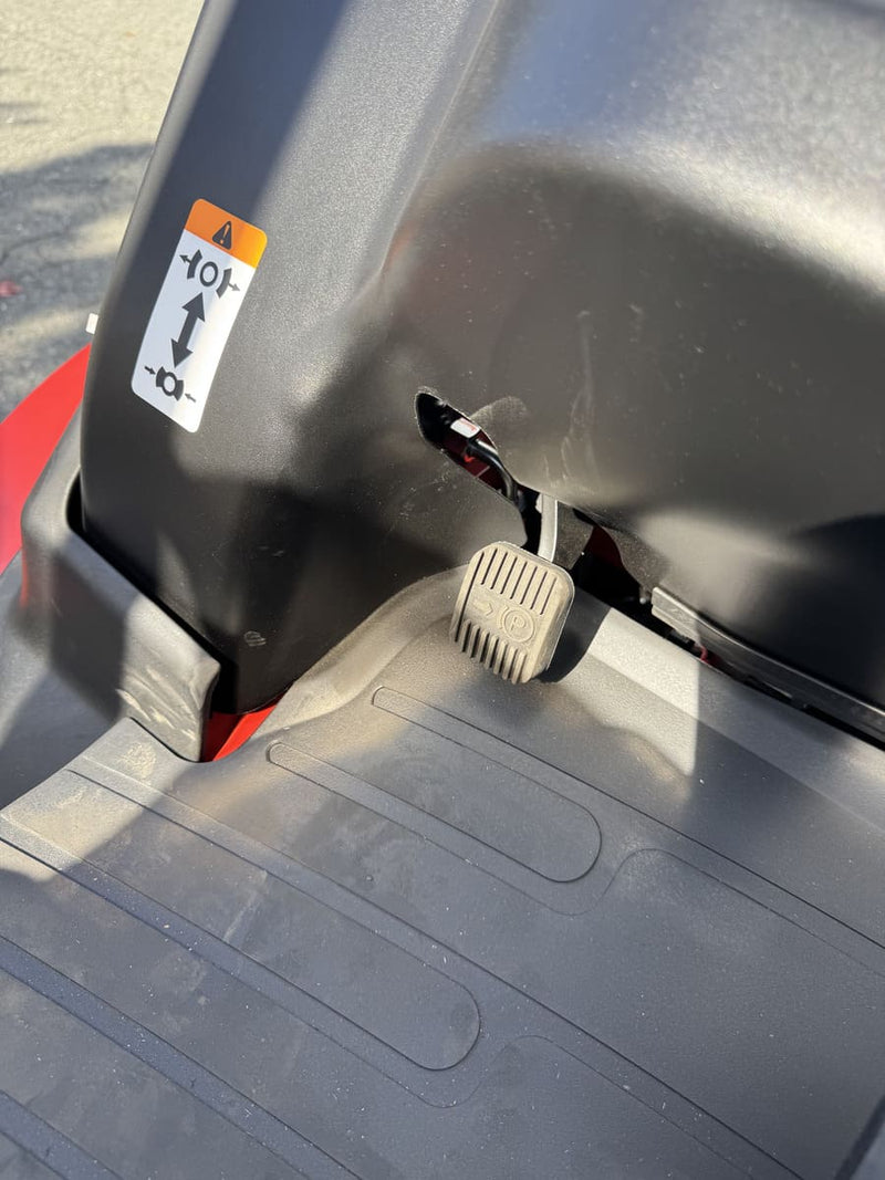 Raelon EFL30 electric forklift brake pedal close-up
