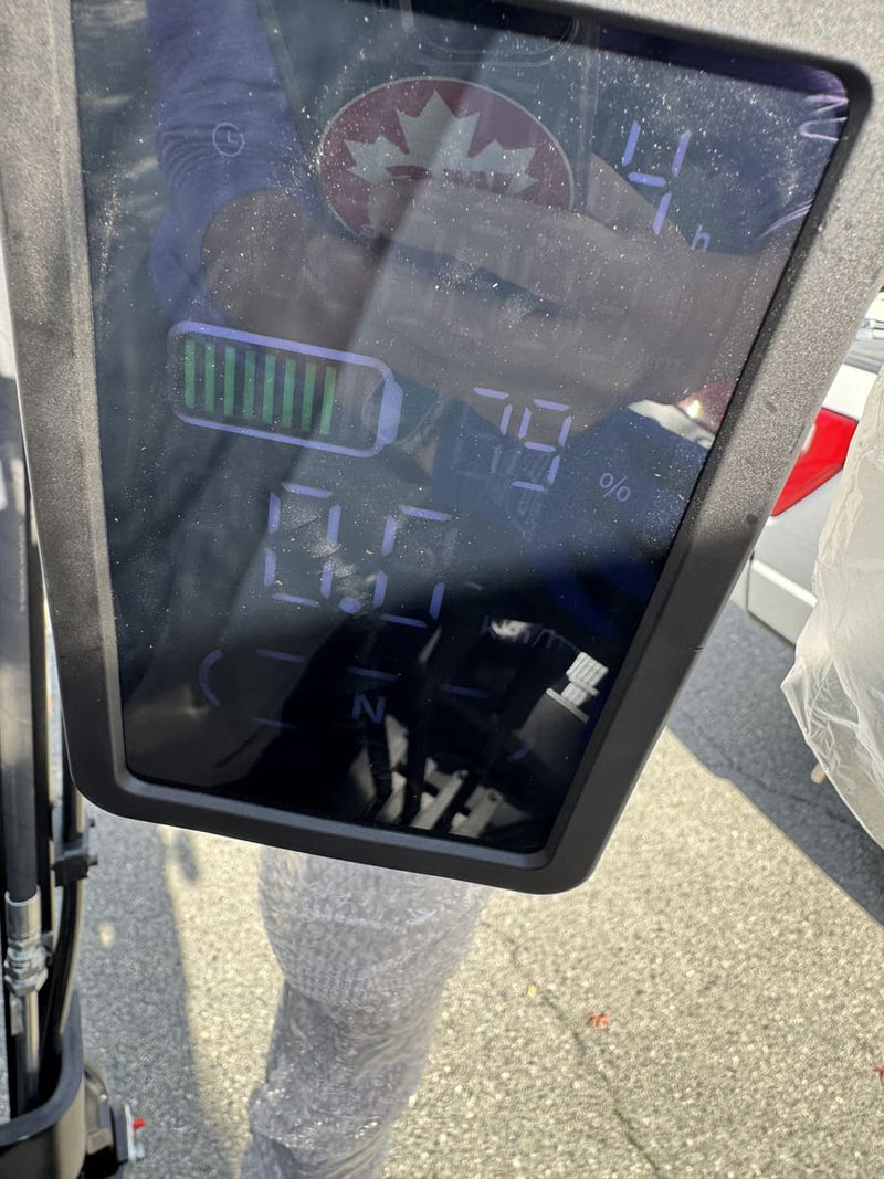 Raelon EFL35 electric forklift digital display screen close-up