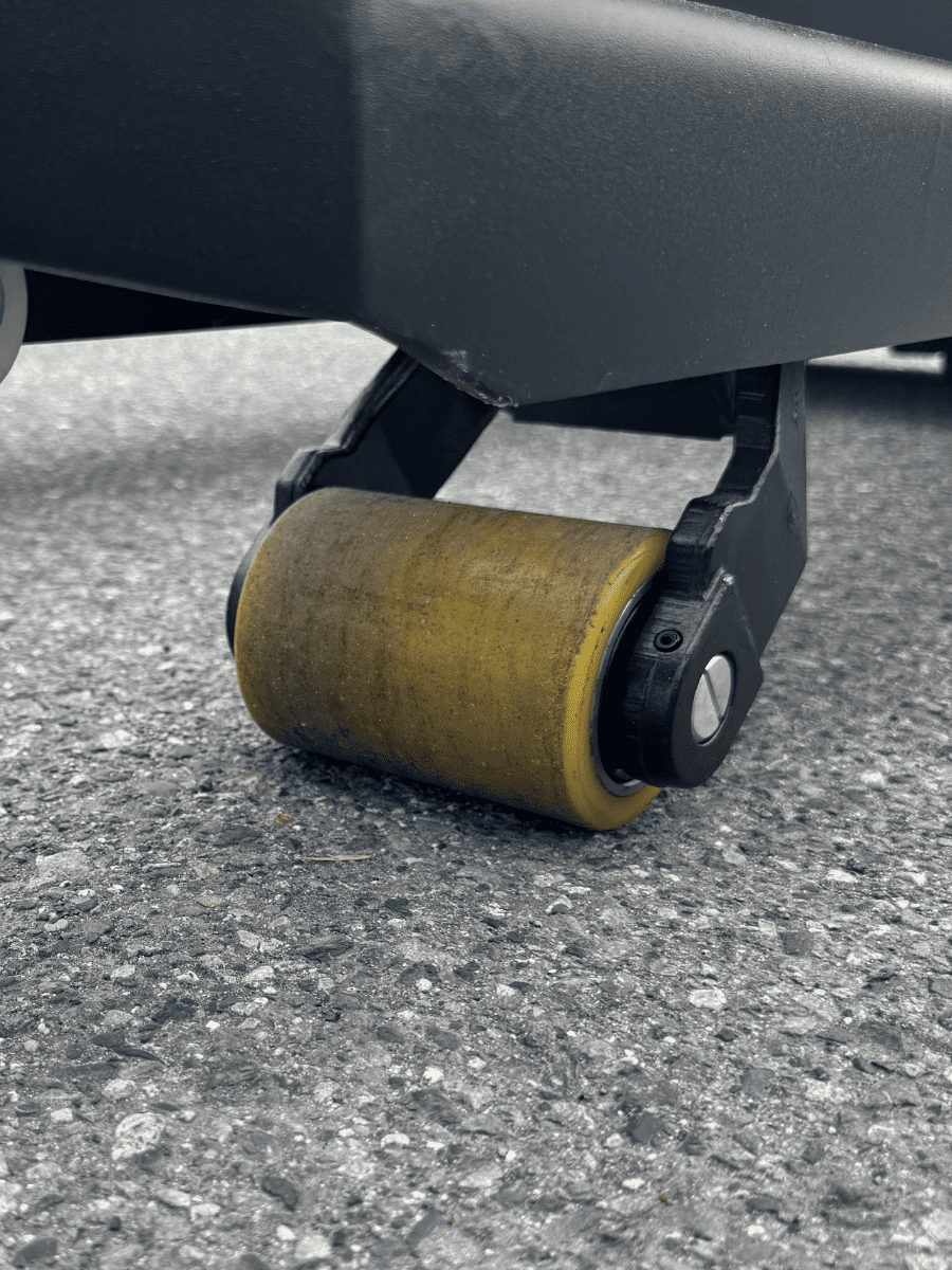 Raelon EPT25-WA electric pallet jack polyurethane load wheel close up