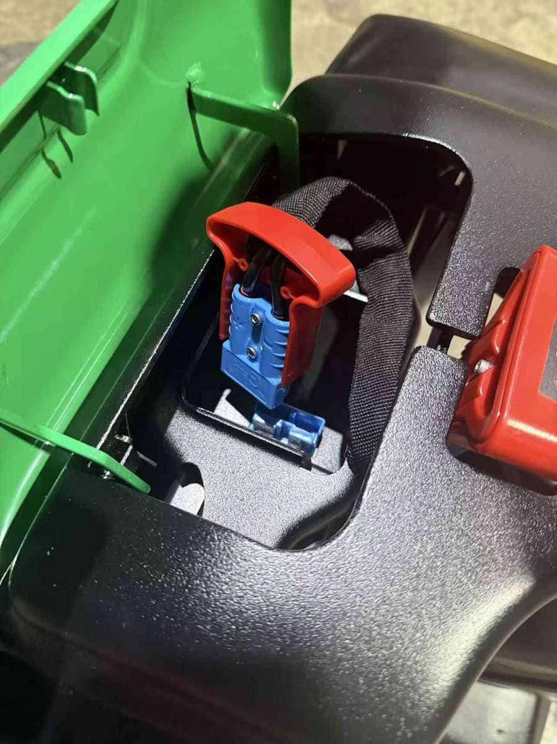 Raelon F4-202 4,400 lbs electric pallet jack battery connection – close-up