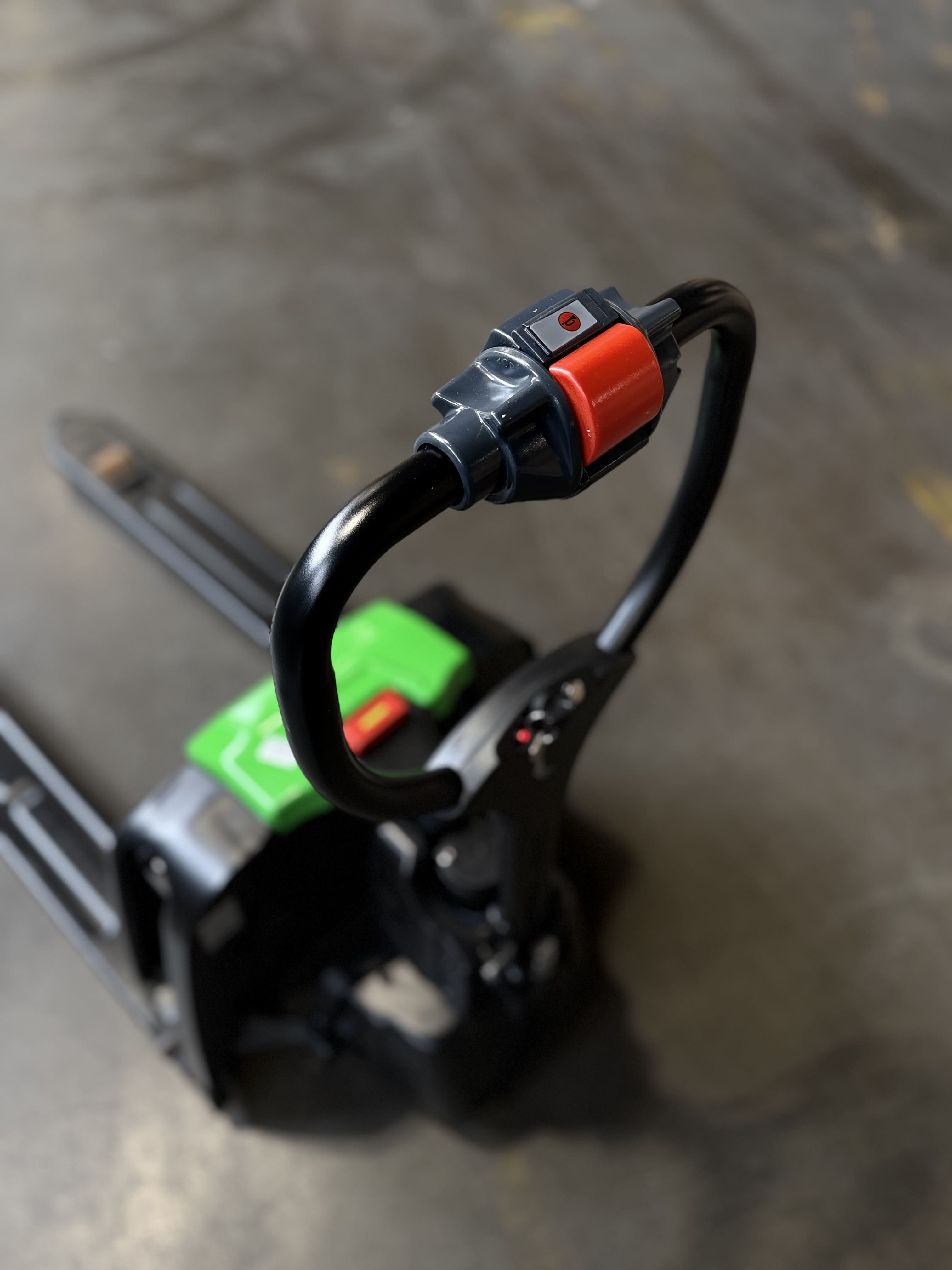 Raelon F4 handle angle