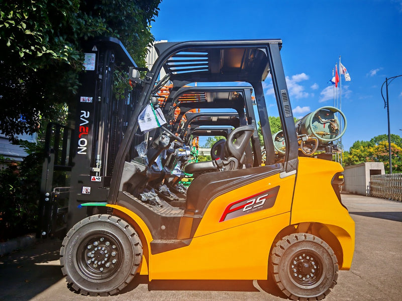 Raelon FL25T 5,500 lbs LPG forklift side view showing the operator compartment