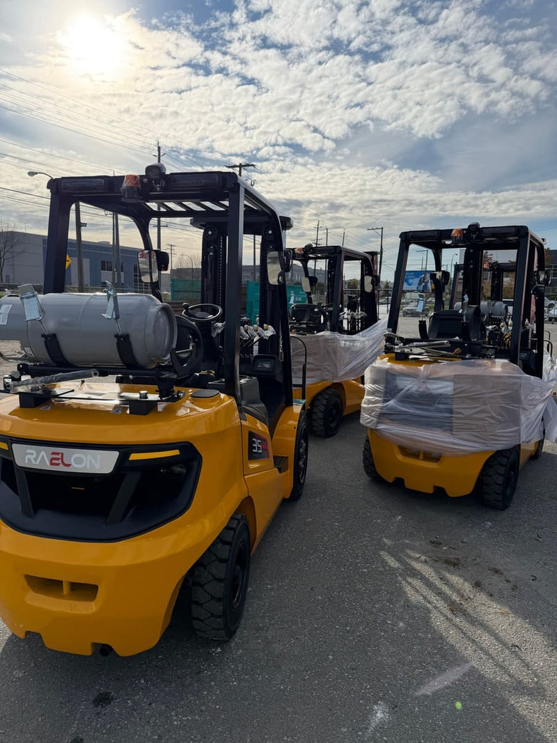 Raelon FL35T 7,700 lbs LPG forklift with propane tank in the yard – rear three-quarter view