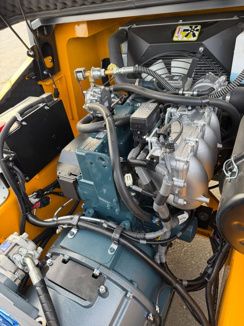 Raelon FL45T 9,900 lbs LPG forklift engine compartment – close-up