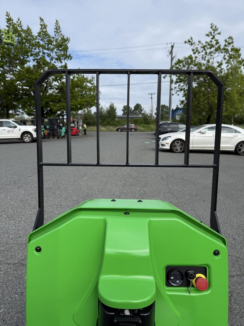 Load backrest of the WPL202 seen from the operator’s position, with the green cover, key switch and emergency stop below