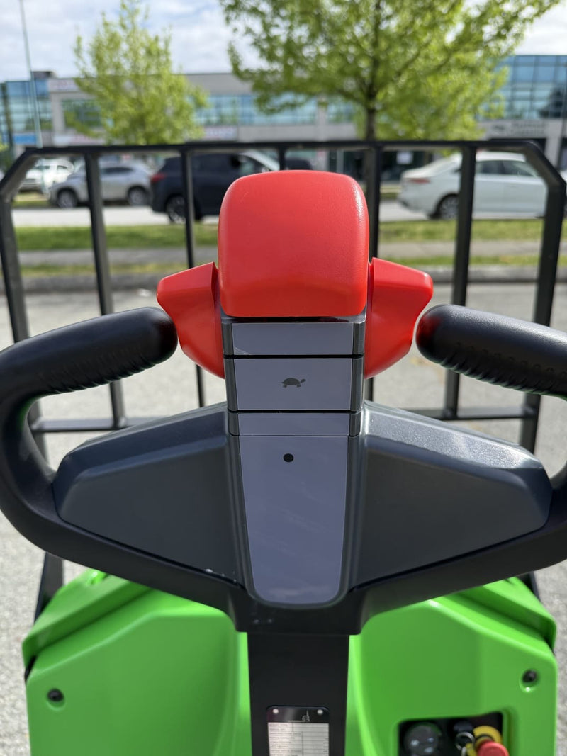 Close-up of the WPL202 tiller handle with red butterfly throttles and turtle speed icon, load backrest behind